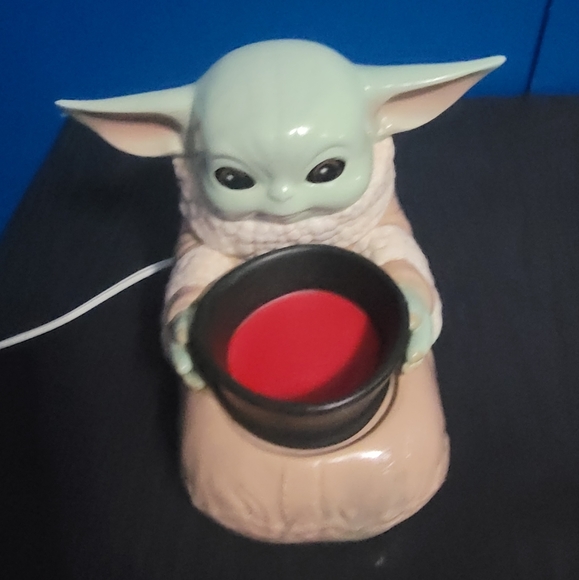 Baby Yoda Scentsy Warmer - Picture 2 of 4
